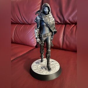 Numskull Stranger Figure Limited Edition Collectible Statue Official Destiny 2